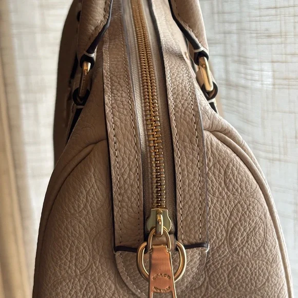 Coach Rowan in Oat Signature Leather with Wristlet - Picture 12 of 12